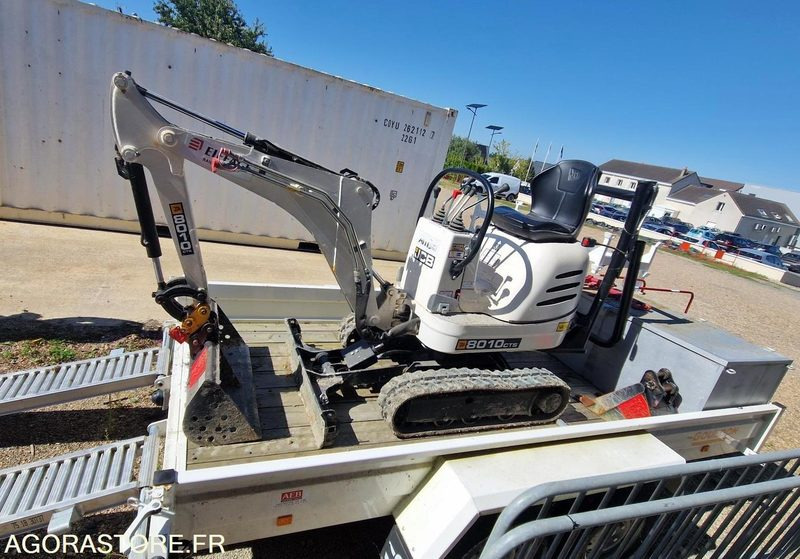 Mini Pelle 1T JCB 8010CTS + Remorque - 2023 / (NEUVE) 19 HEURES (EMF201) - Minigrävmaskin: bild 1 Mini Pelle 1T JCB 8010CTS + Remorque - 2023 / (NEUVE) 19 HEURES (EMF201) - Minigrävmaskin: bild 1