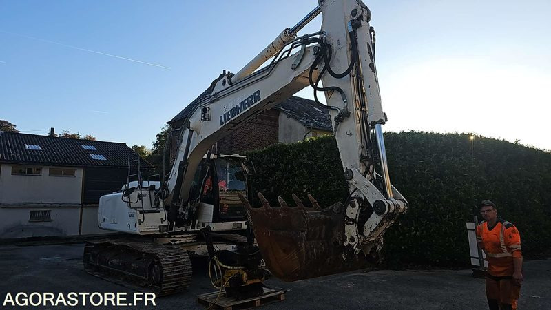 PELLE A CHENILLE LIEBHERR R926LC - 2014 / 11450H (MJP926) - Grävmaskin: bild 2 PELLE A CHENILLE LIEBHERR R926LC - 2014 / 11450H (MJP926) - Grävmaskin: bild 2