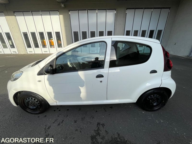PEUGEOT 107 CL-635-LP - Personbil: bild 2 PEUGEOT 107 CL-635-LP - Personbil: bild 2