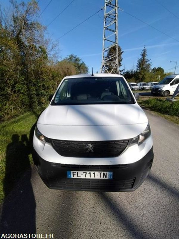 PEUGEOT PARTNER - 2019 - FL711TN - 205000kms - Skåpbil: bild 1 PEUGEOT PARTNER - 2019 - FL711TN - 205000kms - Skåpbil: bild 1