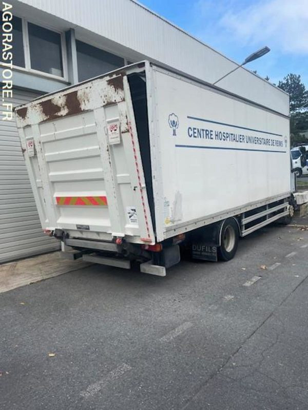 POID LOURD Renault MIDLUM - Lastbil med skåp: bild 2 POID LOURD Renault MIDLUM - Lastbil med skåp: bild 2