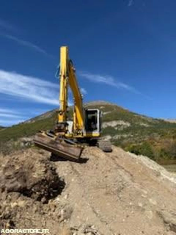 Pelle New Holland E135SR-1ES Diesel 2007 - Bandgrävare: bild 3 Pelle New Holland E135SR-1ES Diesel 2007 - Bandgrävare: bild 3