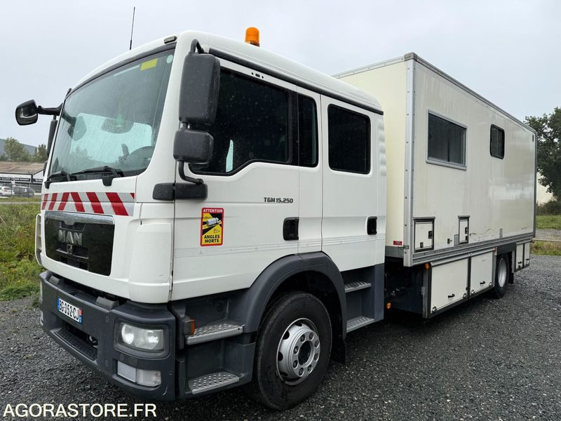 Porteur MAN TGM 15.250 cabine 7 places caisson base vie atelier hayon - 20500KM- - Lastbil med skåp: bild 1 Porteur MAN TGM 15.250 cabine 7 places caisson base vie atelier hayon - 20500KM- - Lastbil med skåp: bild 1