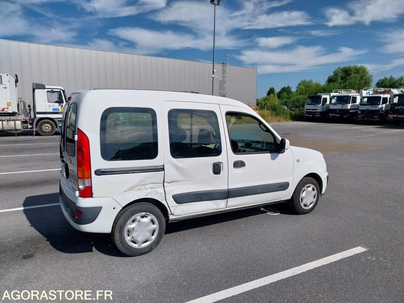 RENAULT Kangoo vitré 2P 2004 (309916Km) ROULANT PRO UNIQUEMENT - Små skåpbil: bild 3 RENAULT Kangoo vitré 2P 2004 (309916Km) ROULANT PRO UNIQUEMENT - Små skåpbil: bild 3