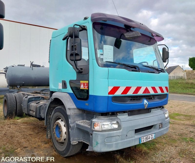 RENAULT PREMIUM 300-19 / 2001 / 816 010 km - Chassi lastbil: bild 2 RENAULT PREMIUM 300-19 / 2001 / 816 010 km - Chassi lastbil: bild 2