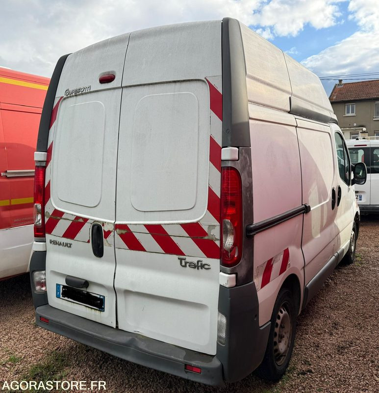 RENAULT TRAFIC 2.0 DCI 115 CH L1H2 - 233176 - 2011 - Skåpbil: bild 3 RENAULT TRAFIC 2.0 DCI 115 CH L1H2 - 233176 - 2011 - Skåpbil: bild 3