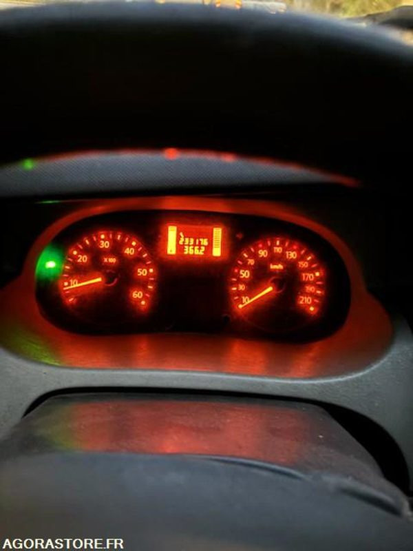 RENAULT TRAFIC - Skåpbil: bild 1 RENAULT TRAFIC - Skåpbil: bild 1