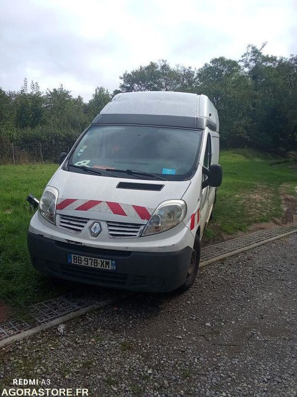 RENAULT TRAFIC - Skåpbil: bild 2 RENAULT TRAFIC - Skåpbil: bild 2