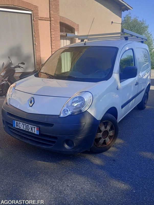 Renault Kangoo 6CV 136506 kms 2009 - Små skåpbil: bild 1 Renault Kangoo 6CV 136506 kms 2009 - Små skåpbil: bild 1