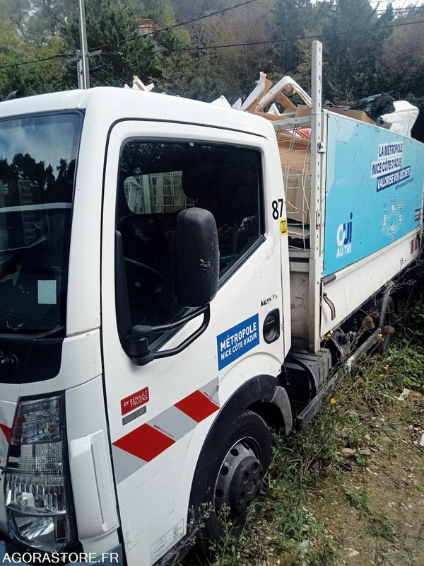 Renault Maxity - Véhicule plateau - Skåpbil: bild 1 Renault Maxity - Véhicule plateau - Skåpbil: bild 1