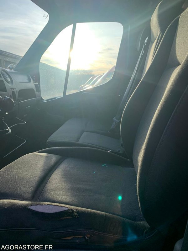 VSAV RENAULT MASTER3 CH347CR - Skåpbil: bild 4 VSAV RENAULT MASTER3 CH347CR - Skåpbil: bild 4