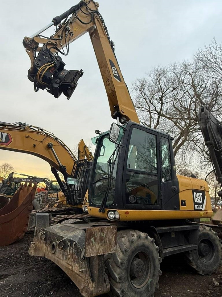 CAT 313 D - Grävmaskin på däck: bild 2 CAT 313 D - Grävmaskin på däck: bild 2