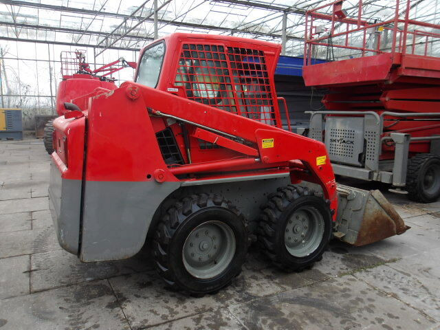Bobcat S130 - Kompaktlastare/ Slirstyrda lastare: bild 5 Bobcat S130 - Kompaktlastare/ Slirstyrda lastare: bild 5