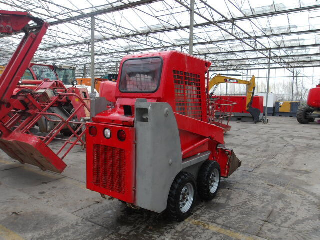 Gehl 1640 - Kompaktlastare/ Slirstyrda lastare: bild 1 Gehl 1640 - Kompaktlastare/ Slirstyrda lastare: bild 1