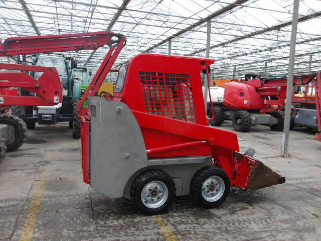 Gehl 1640 - Kompaktlastare/ Slirstyrda lastare: bild 2 Gehl 1640 - Kompaktlastare/ Slirstyrda lastare: bild 2