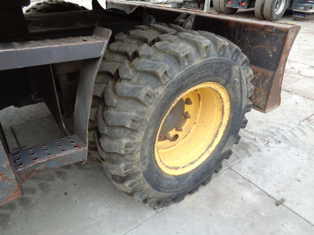 New Holland MH 4.6 - Grävmaskin på däck: bild 5 New Holland MH 4.6 - Grävmaskin på däck: bild 5