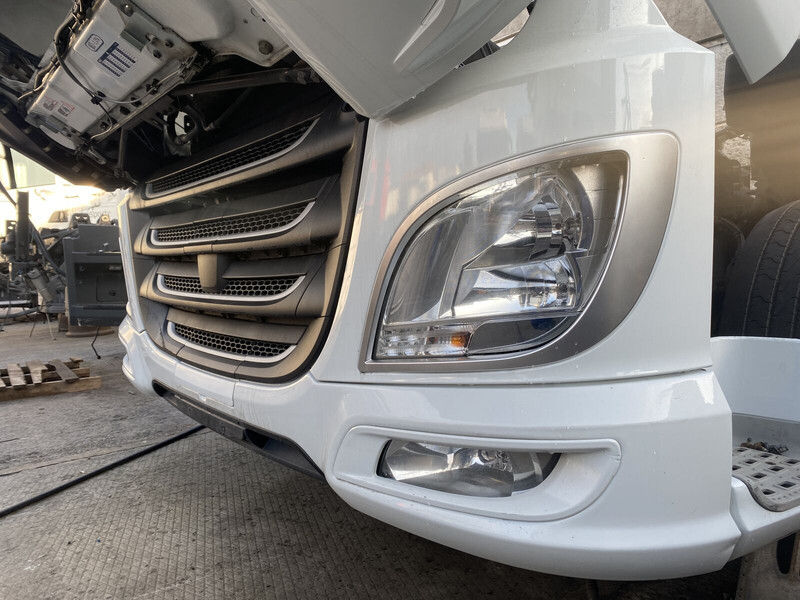 DAF XF 106 - Stötfångare för Lastbil: bild 3 DAF XF 106 - Stötfångare för Lastbil: bild 3