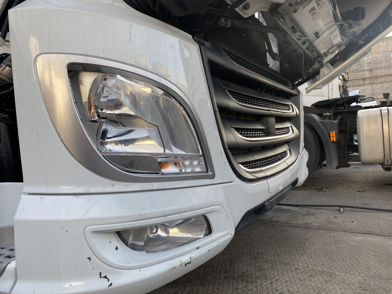 DAF XF 106 - Stötfångare för Lastbil: bild 4 DAF XF 106 - Stötfångare för Lastbil: bild 4