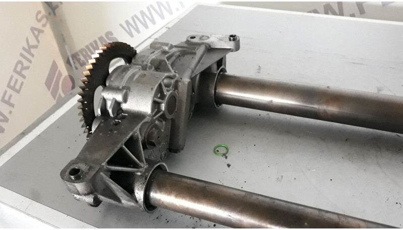 Mercedes-Benz Actros MP4 - Oljepump för Lastbil: bild 1 Mercedes-Benz Actros MP4 - Oljepump för Lastbil: bild 1