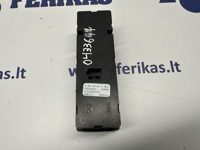 Mercedes-Benz passenger door, window control - Instrumentbräda för Lastbil: bild 2 Mercedes-Benz passenger door, window control - Instrumentbräda för Lastbil: bild 2