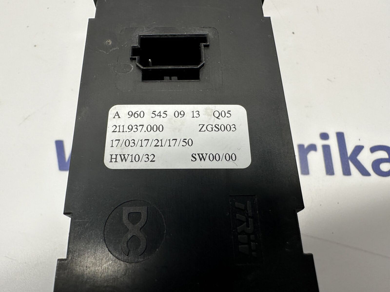 Mercedes-Benz passenger door, window control - Instrumentbräda för Lastbil: bild 3 Mercedes-Benz passenger door, window control - Instrumentbräda för Lastbil: bild 3