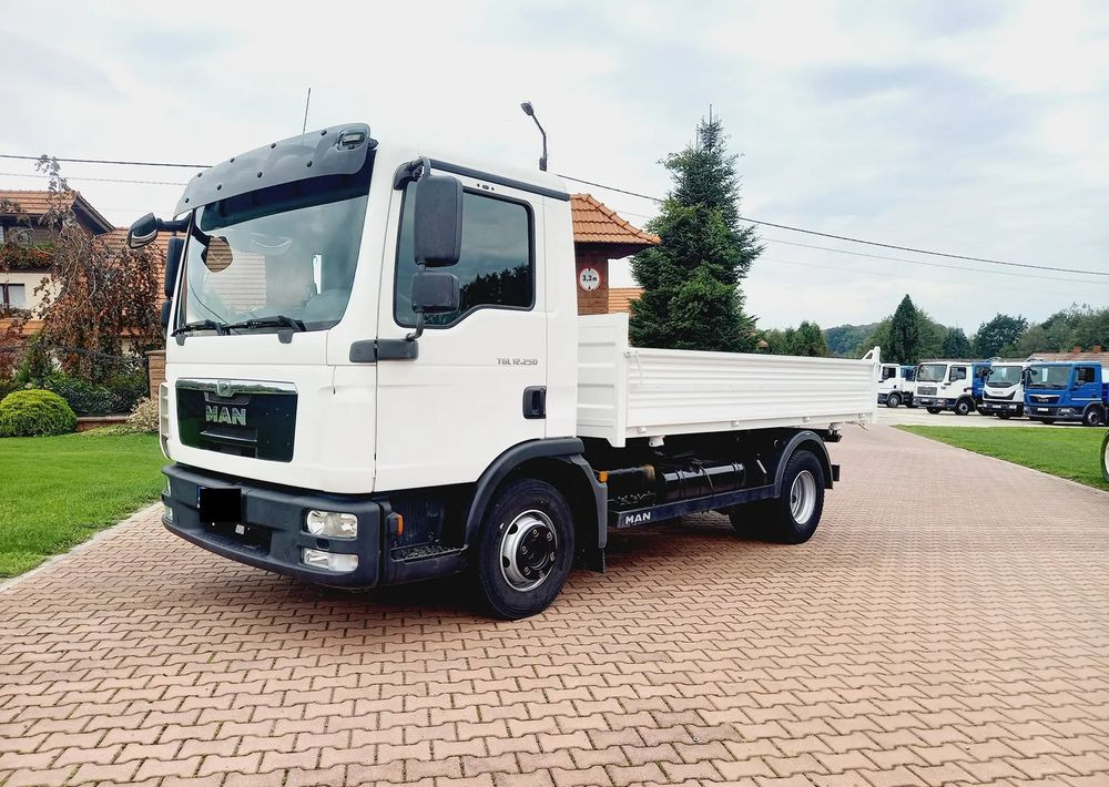 MAN TGL 12 250 EURO 5 !!! BLOKADA MOSTU !!!! - Tippbil lastbil: bild 3 MAN TGL 12 250 EURO 5 !!! BLOKADA MOSTU !!!! - Tippbil lastbil: bild 3