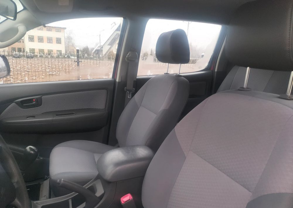 Toyota Hilux 2.5D 4x4, straż, strażacki, pożarniczy - Pickup: bild 5 Toyota Hilux 2.5D 4x4, straż, strażacki, pożarniczy - Pickup: bild 5