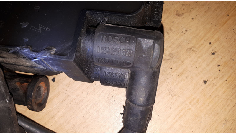 Bosch колпак свечи 15W263 катушка зажигания 08T199 - Motor och reservdelar: bild 1 Bosch колпак свечи 15W263 катушка зажигания 08T199 - Motor och reservdelar: bild 1