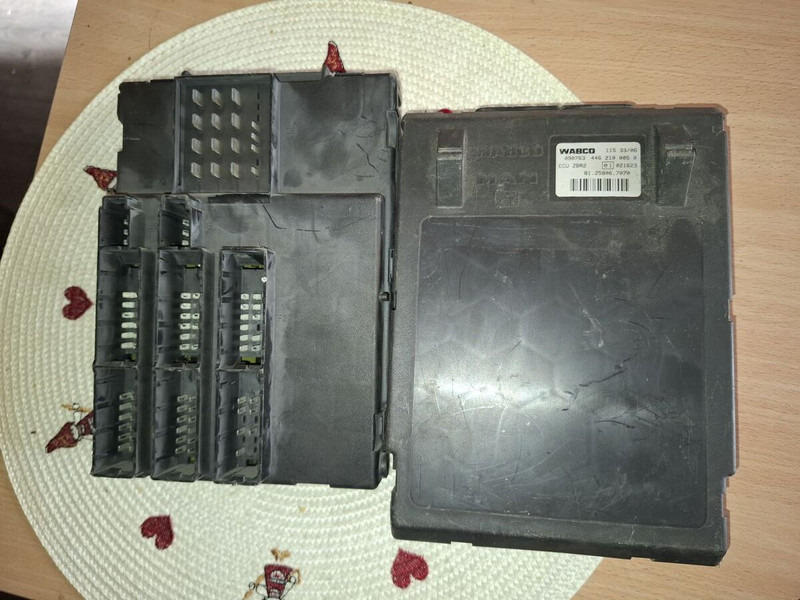 MAN WABCO ECU ZBR2 / 81.25806.7096. - Kontrollenhet: bild 1 MAN WABCO ECU ZBR2 / 81.25806.7096. - Kontrollenhet: bild 1