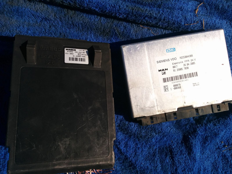 MAN WABCO ECU ZBR2 / 81.25806.7096. - Kontrollenhet: bild 5 MAN WABCO ECU ZBR2 / 81.25806.7096. - Kontrollenhet: bild 5