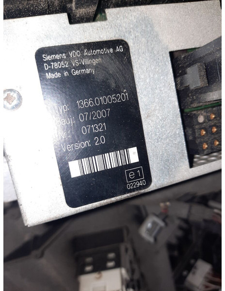 Mercedes-Benz D-78052VS - Instrumentbräda: bild 3 Mercedes-Benz D-78052VS - Instrumentbräda: bild 3