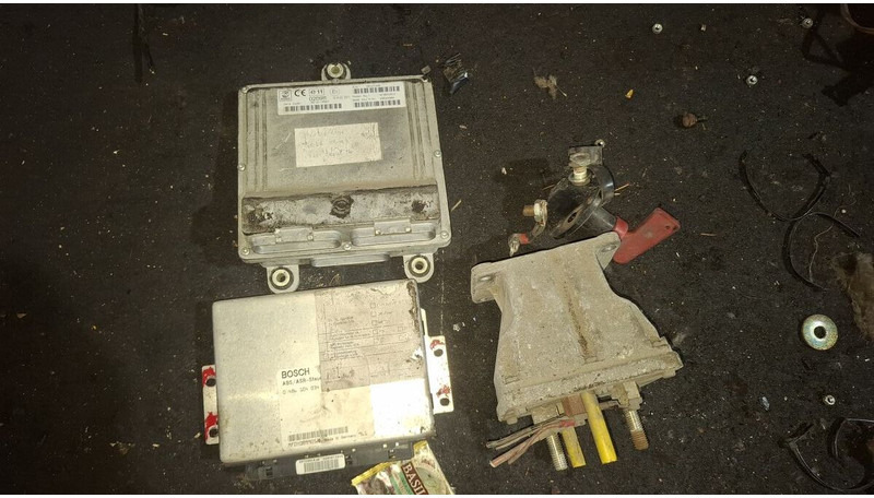 Mercedes-Benz - Kontrollenhet: bild 4 Mercedes-Benz - Kontrollenhet: bild 4