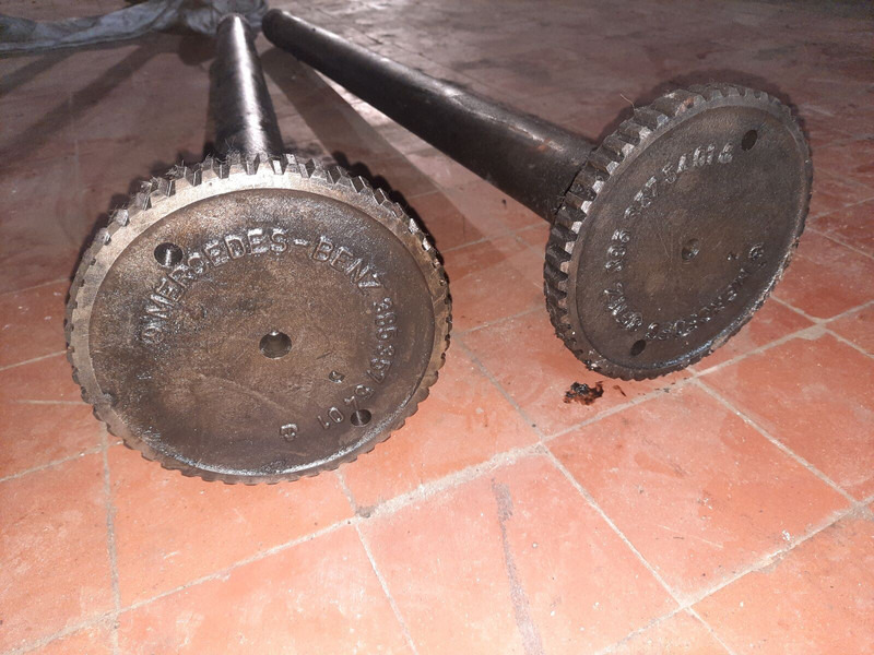 Mercedes-Benz Neoplan . Scania . Volvo . Man - Drivaxel: bild 2 Mercedes-Benz Neoplan . Scania . Volvo . Man - Drivaxel: bild 2