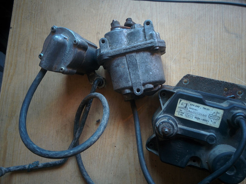 Mercedes-Benz потенциометр 445.805.2\2 . 4.4.\511.5.10. 5020. 5.9/ 5.18/3 . 44 - Kontrollenhet: bild 1 Mercedes-Benz потенциометр 445.805.2\2 . 4.4.\511.5.10. 5020. 5.9/ 5.18/3 . 44 - Kontrollenhet: bild 1