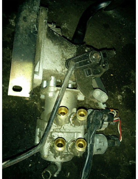 Scania DX81D. DX71BX. DX80E. 70313310 - Bromsdelar: bild 4 Scania DX81D. DX71BX. DX80E. 70313310 - Bromsdelar: bild 4