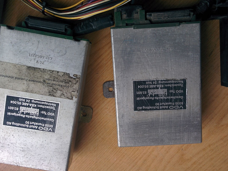 VDO 412.409/007/001 412.405/2/1 412.412/002/001 - Kontrollenhet: bild 1 VDO 412.409/007/001 412.405/2/1 412.412/002/001 - Kontrollenhet: bild 1