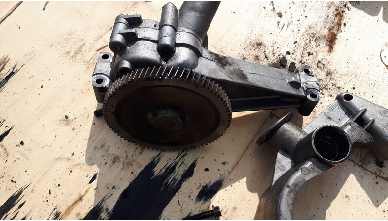 Volvo B10/ B12 = - Oljepump: bild 1 Volvo B10/ B12 = - Oljepump: bild 1