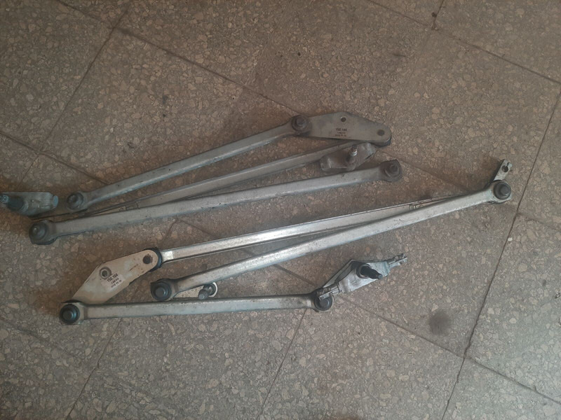 Volvo  - Vindrutetorkare: bild 1 Volvo  - Vindrutetorkare: bild 1