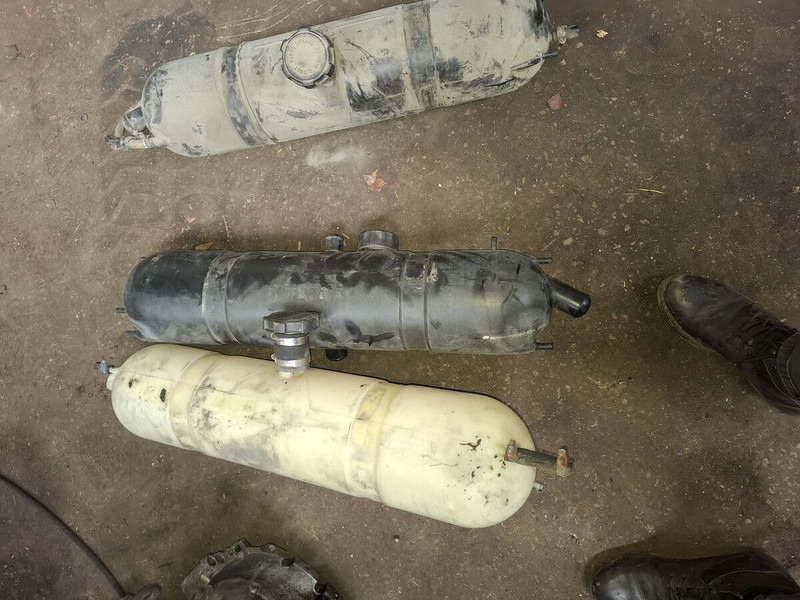 Volvo Scani - Expansionskärl: bild 3 Volvo Scani - Expansionskärl: bild 3