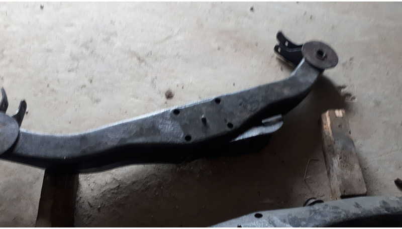 Volvo кронштейн заднего моста мерседес - Ressorfjädring: bild 2 Volvo кронштейн заднего моста мерседес - Ressorfjädring: bild 2