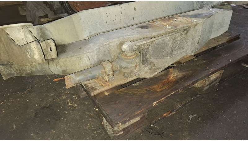 Volvo кронштейн заднего моста мерседес - Ressorfjädring: bild 3 Volvo кронштейн заднего моста мерседес - Ressorfjädring: bild 3