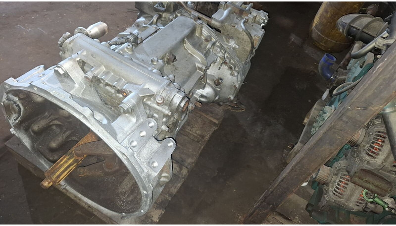 ZF GO210-6. S6 85+GV80/ S6 90 + GV90 - Växellåda: bild 3 ZF GO210-6. S6 85+GV80/ S6 90 + GV90 - Växellåda: bild 3