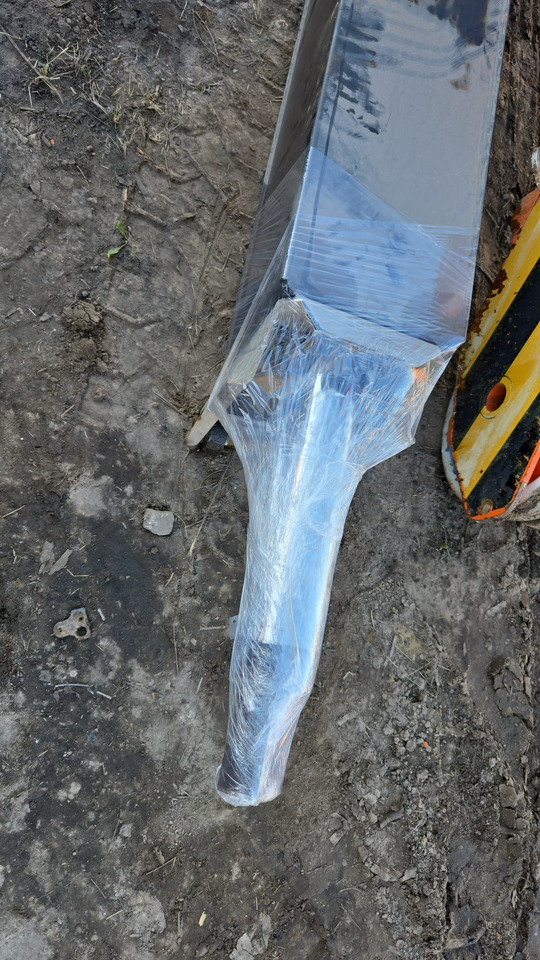 Tadano RTF40-3 - Hydraulcylinder för Allterrängkran: bild 2 Tadano RTF40-3 - Hydraulcylinder för Allterrängkran: bild 2