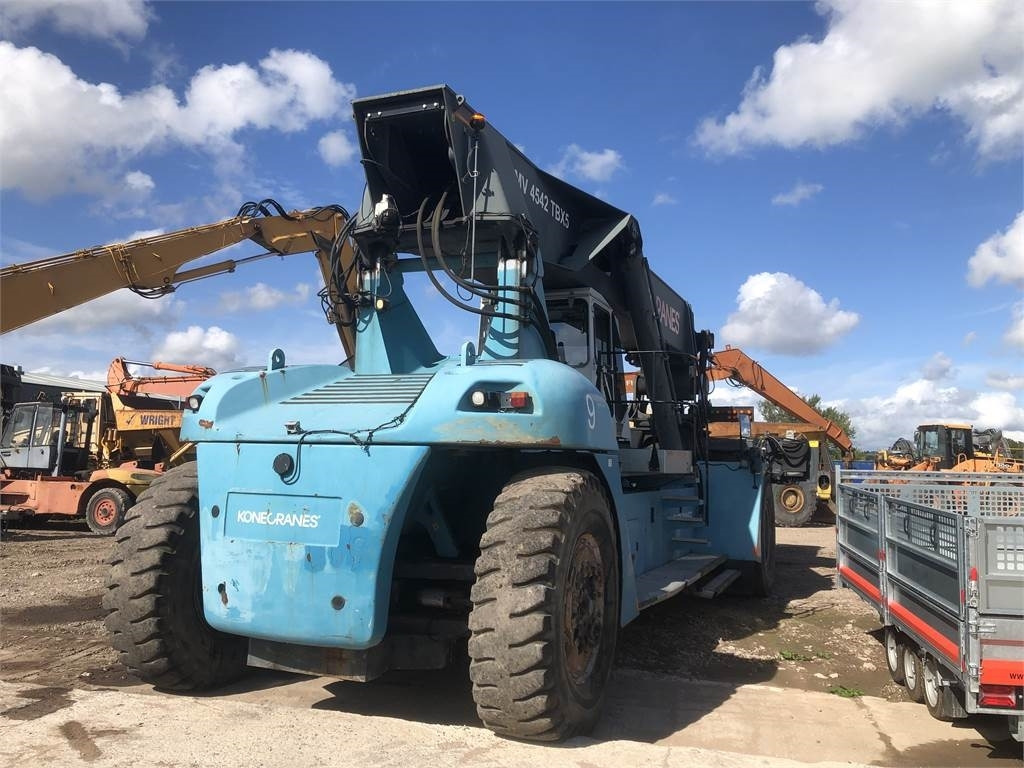 SMV 4542 TBX5 - Reachstacker: bild 2 SMV 4542 TBX5 - Reachstacker: bild 2