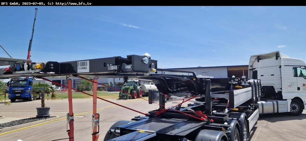 Krone Sattelauflieger Container Chassi SDC 27 eLTU5-2 Krone Sattelauflieger Container Chassi SDC 27 eLTU5-2 - Containerbil/ Växelflak semitrailer: bild 1 Krone Sattelauflieger Container Chassi SDC 27 eLTU5-2 Krone Sattelauflieger Container Chassi SDC 27 eLTU5-2 - Containerbil/ Växelflak semitrailer: bild 1