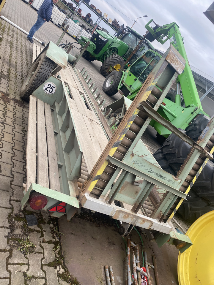 FORTSCHRITT HTS 30.04/1 Przyczepa do skrzyniopalet samowyladowcza - Traktorvagn: bild 4 FORTSCHRITT HTS 30.04/1 Przyczepa do skrzyniopalet samowyladowcza - Traktorvagn: bild 4