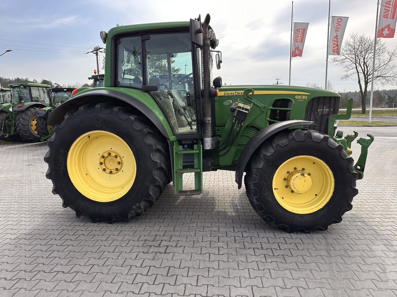 JOHN DEERE 6630 PREMIUM - Traktor: bild 3 JOHN DEERE 6630 PREMIUM - Traktor: bild 3