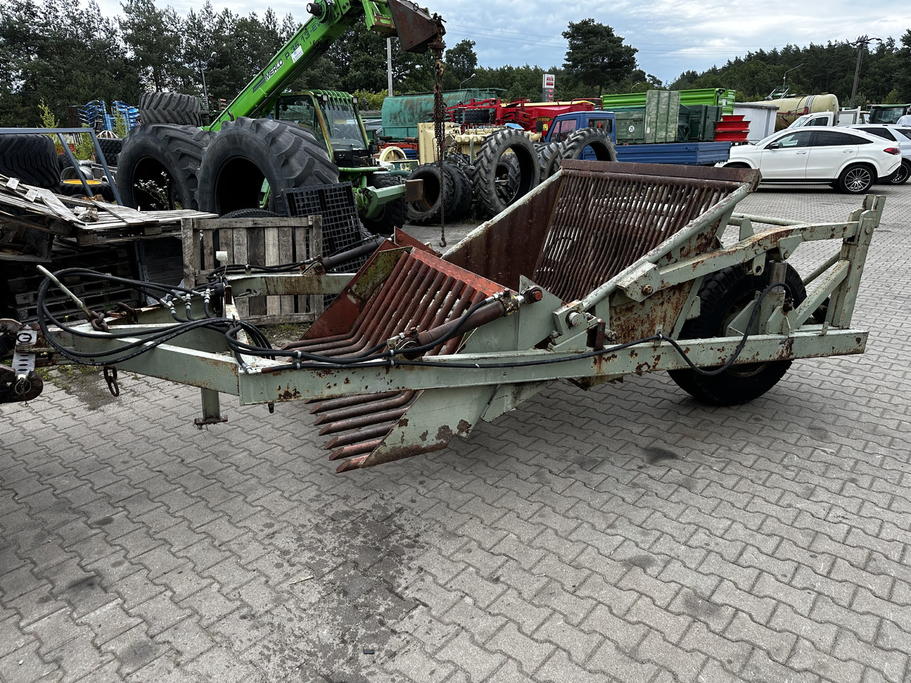 Zbieracz kamieni Fortschritt Steinsammler Steinsammelwagen - Maskin för jordbearbetning: bild 1 Zbieracz kamieni Fortschritt Steinsammler Steinsammelwagen - Maskin för jordbearbetning: bild 1