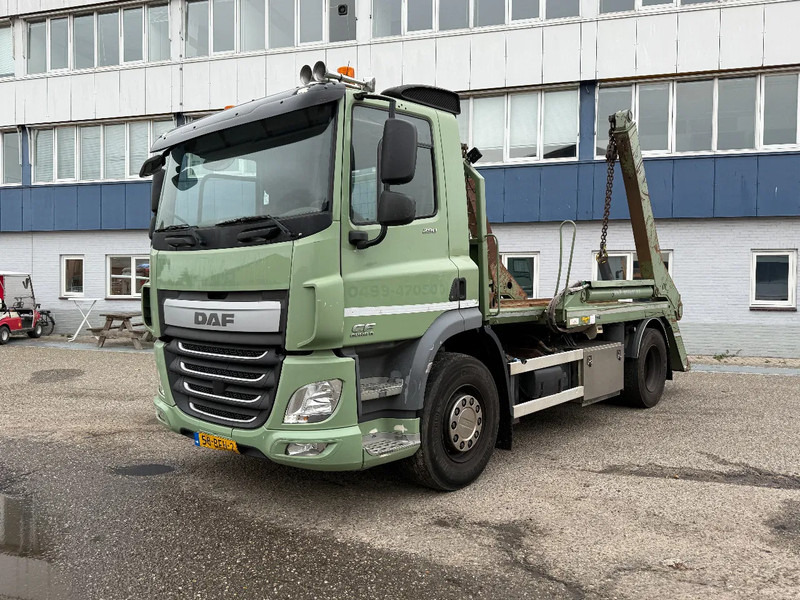 DAF CF 290 4X2 EURO 6 + MULTILIFT SKIPLOADER (HIAB) - Liftdumper lastbil: bild 2 DAF CF 290 4X2 EURO 6 + MULTILIFT SKIPLOADER (HIAB) - Liftdumper lastbil: bild 2