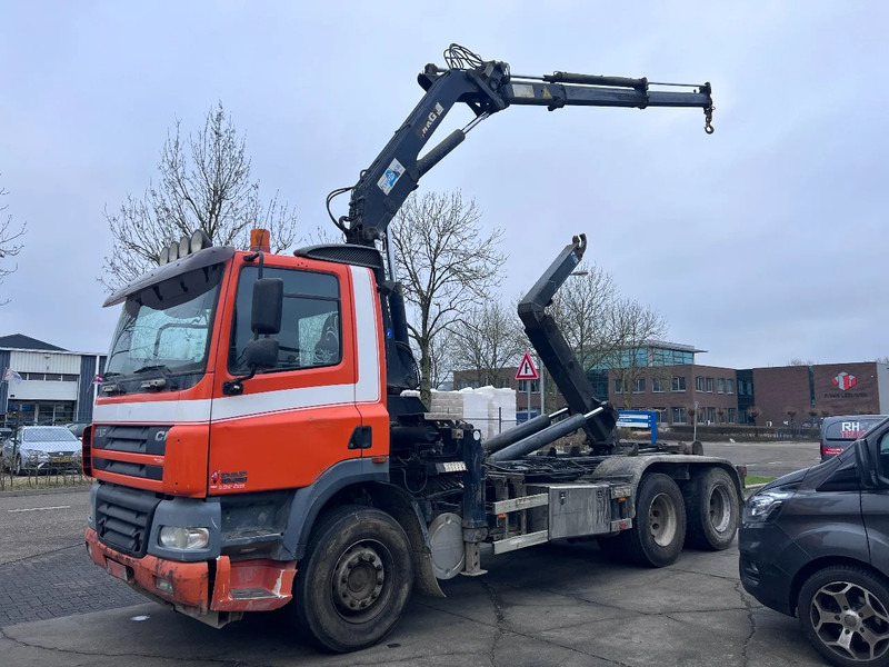 DAF CF 85.380 6X2 + MKG 141 A2 CRANE + 20 TON HOOKLIFT - EURO 3 - MANUAL GEAR - 10 TYRES - Kranbil: bild 2 DAF CF 85.380 6X2 + MKG 141 A2 CRANE + 20 TON HOOKLIFT - EURO 3 - MANUAL GEAR - 10 TYRES - Kranbil: bild 2